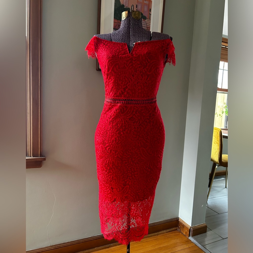 Bodycon red lace off the shoulder midi dress. Size S